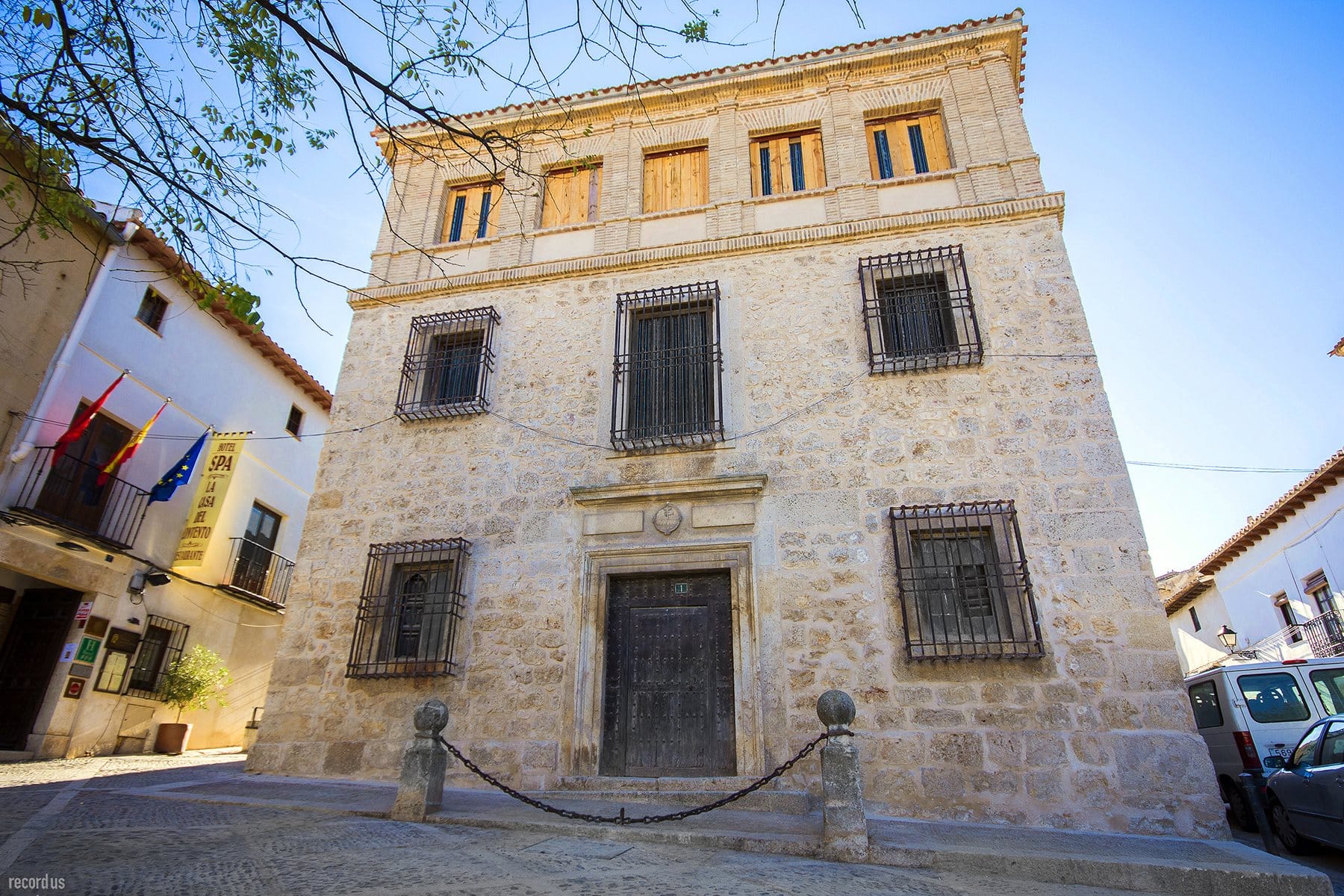 Fachada de la casa de la Cadena